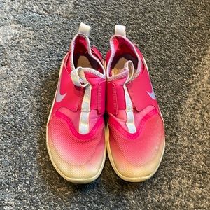 Nike Girls Flexrunner size 3y